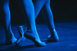 ballet solo pies.jpg
